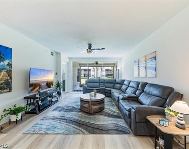 6914 Satinleaf Road N - Photo Thumbnail 11