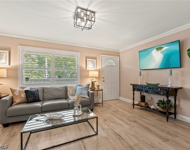 950 7th Avenue S - Photo Thumbnail 4