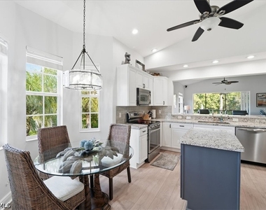 7842 Hawthorne Drive - Photo Thumbnail 8