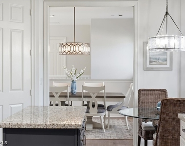 7842 Hawthorne Drive - Photo Thumbnail 7