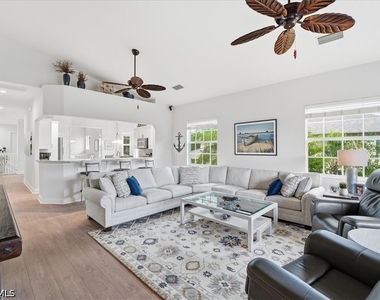 7842 Hawthorne Drive - Photo Thumbnail 16