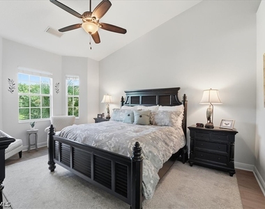 7842 Hawthorne Drive - Photo Thumbnail 19