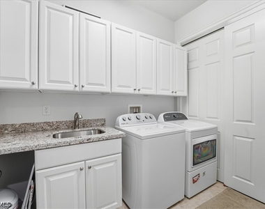7842 Hawthorne Drive - Photo Thumbnail 34