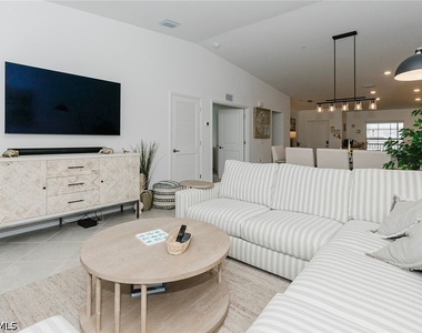 5433 Double Eagle Circle - Photo Thumbnail 4