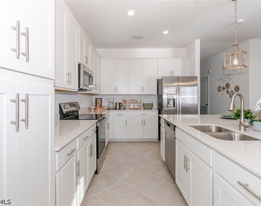 5527 Double Eagle Circle - Photo Thumbnail 7