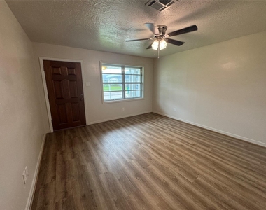 2611 Prairie Avenue - Photo Thumbnail 25