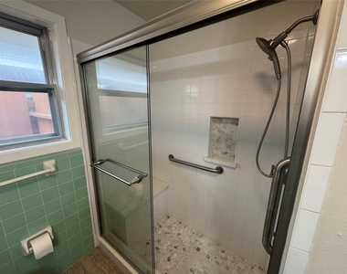 2611 Prairie Avenue - Photo Thumbnail 20