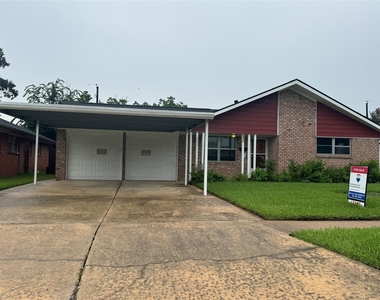 2611 Prairie Avenue - Photo Thumbnail 2