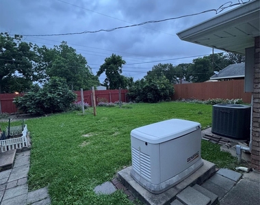 2611 Prairie Avenue - Photo Thumbnail 29