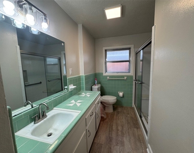 2611 Prairie Avenue - Photo Thumbnail 19