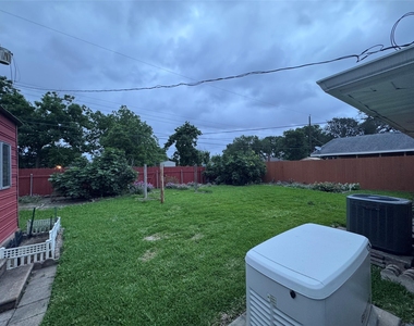 2611 Prairie Avenue - Photo Thumbnail 31