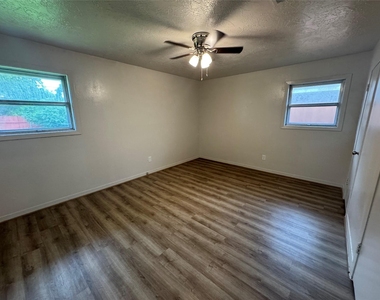 2611 Prairie Avenue - Photo Thumbnail 23