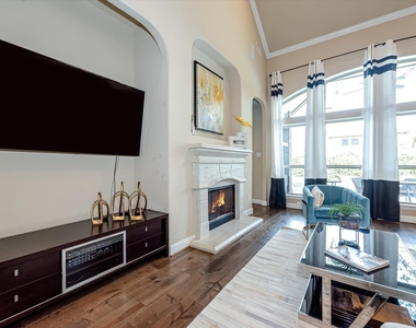 6 Camplight Court - Photo Thumbnail 11