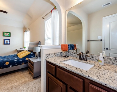 6 Camplight Court - Photo Thumbnail 34