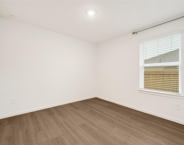 9114 Sunset Marina Way - Photo Thumbnail 24