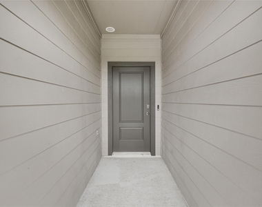 9114 Sunset Marina Way - Photo Thumbnail 2