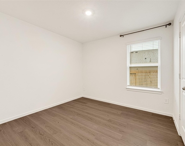 9114 Sunset Marina Way - Photo Thumbnail 18