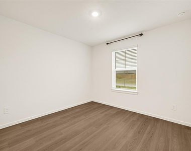 9114 Sunset Marina Way - Photo Thumbnail 4