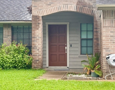 16307 Leamington Lane - Photo Thumbnail 1