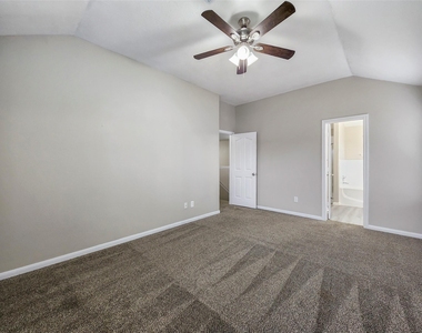 11906 Cottonwood Lane - Photo Thumbnail 5