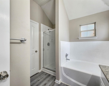 11906 Cottonwood Lane - Photo Thumbnail 14