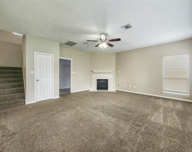 11906 Cottonwood Lane - Photo Thumbnail 6