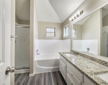 11906 Cottonwood Lane - Photo Thumbnail 12