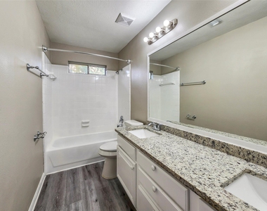 11906 Cottonwood Lane - Photo Thumbnail 13
