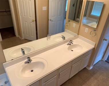 9119 Melody Park Lane - Photo Thumbnail 23