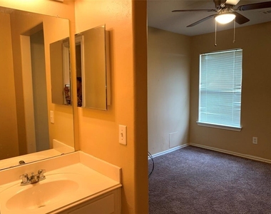 9119 Melody Park Lane - Photo Thumbnail 24