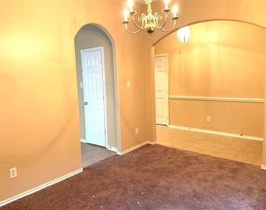 9119 Melody Park Lane - Photo Thumbnail 6