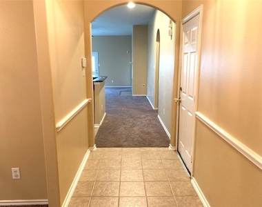 9119 Melody Park Lane - Photo Thumbnail 4