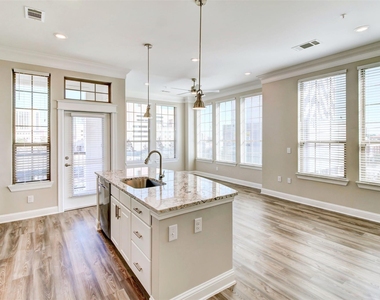 2111 Austin Street - Photo Thumbnail 2