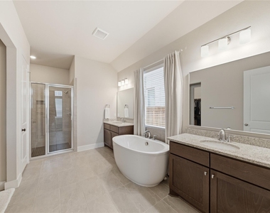 13715 Aventino Pointe Drive - Photo Thumbnail 19