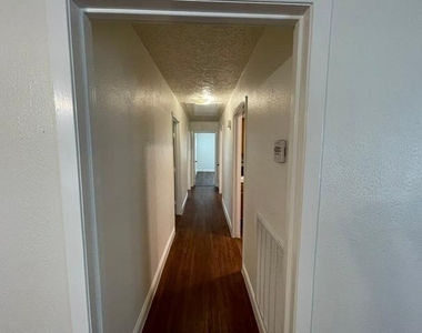 1805 Wycliffe Drive - Photo Thumbnail 15