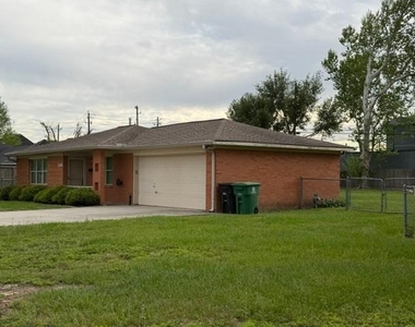 1805 Wycliffe Drive - Photo Thumbnail 1