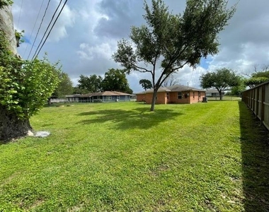 1805 Wycliffe Drive - Photo Thumbnail 19