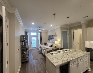 2111 Austin Street - Photo Thumbnail 3