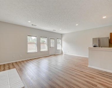 4126 Surreydon Drive - Photo Thumbnail 10