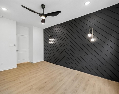 8129 Safebuy Street - Photo Thumbnail 2