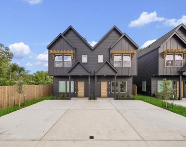 8129 Safebuy Street - Photo Thumbnail 9