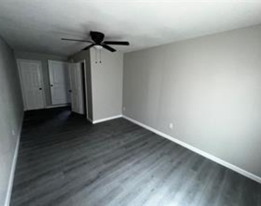 5401 Doolittle Boulevard - Photo Thumbnail 7