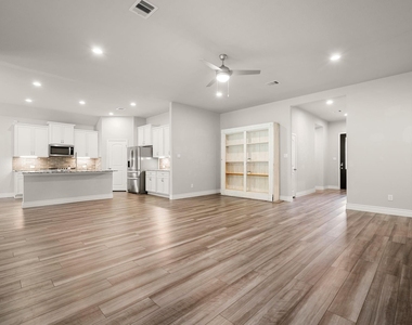 31214 Raleigh Creek Drive - Photo Thumbnail 4