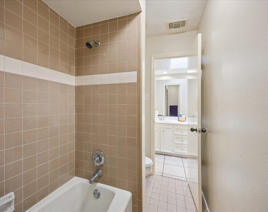 8018 Cobblefield Lane - Photo Thumbnail 14