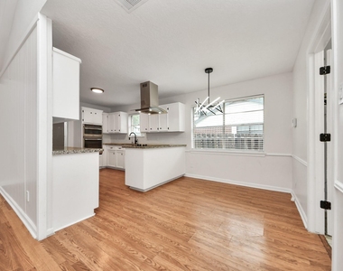 1319 Forsythe Lane - Photo Thumbnail 8