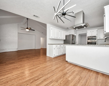 1319 Forsythe Lane - Photo Thumbnail 9
