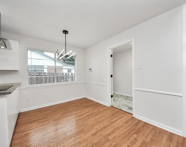 1319 Forsythe Lane - Photo Thumbnail 7