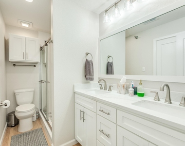 7700 Seawall Boulevard - Photo Thumbnail 17