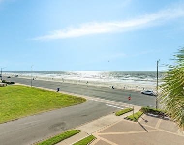 7700 Seawall Boulevard - Photo Thumbnail 21