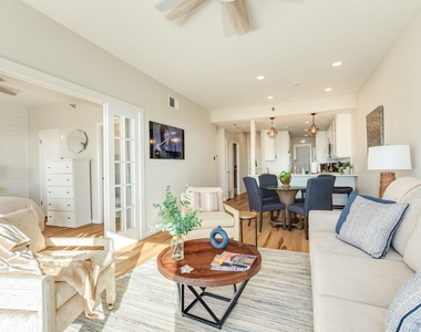 7700 Seawall Boulevard - Photo Thumbnail 4